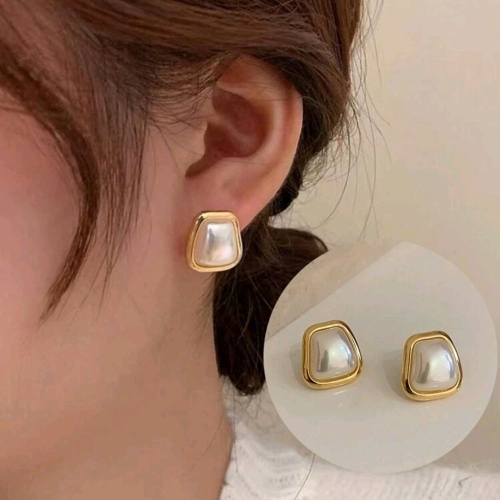 Gold pearl boho Stud Earrings lightweight Clean girl Classic Preppy 💖2/$30
